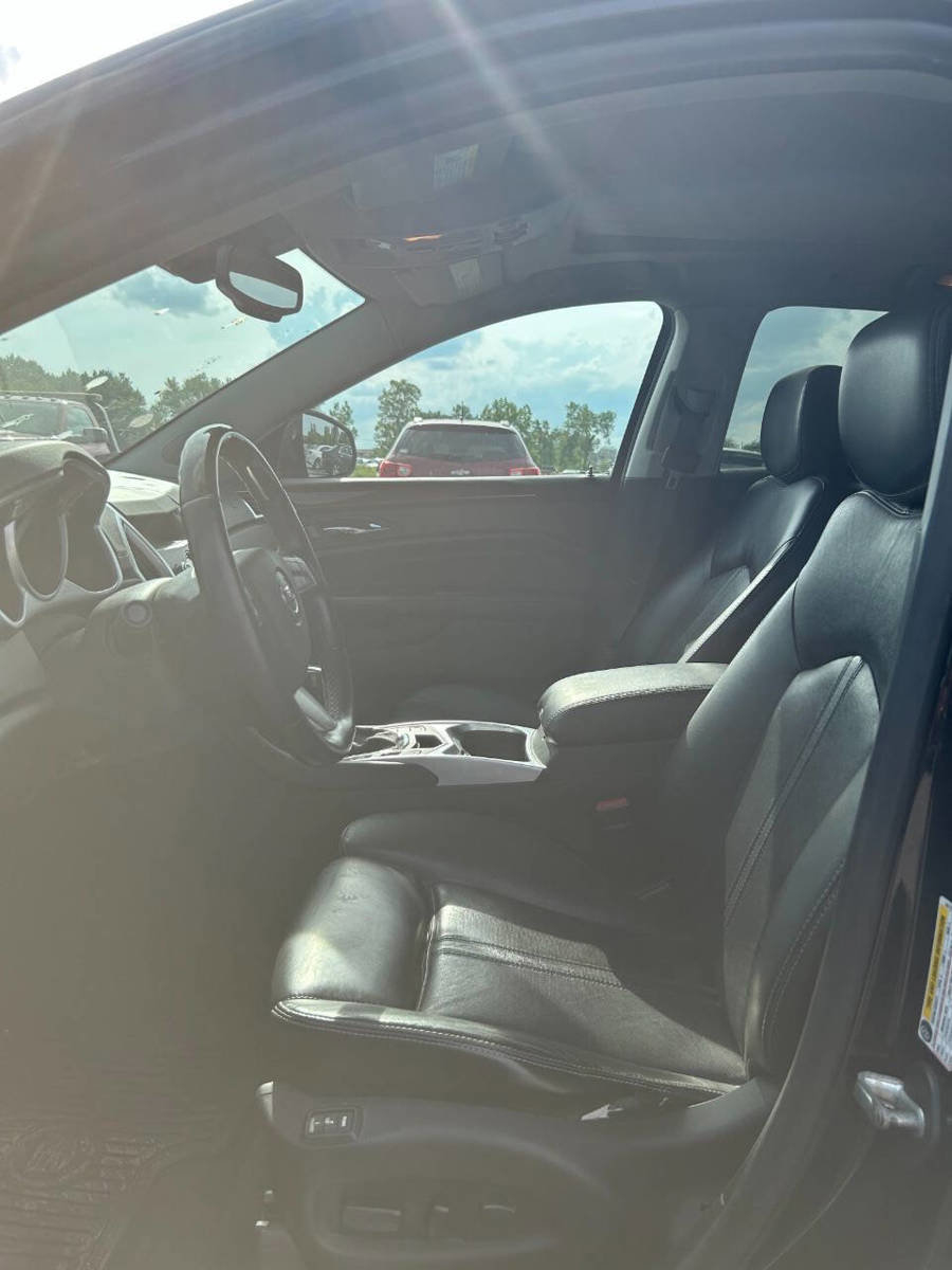 Used 2012 Cadillac SRX Luxury image 8