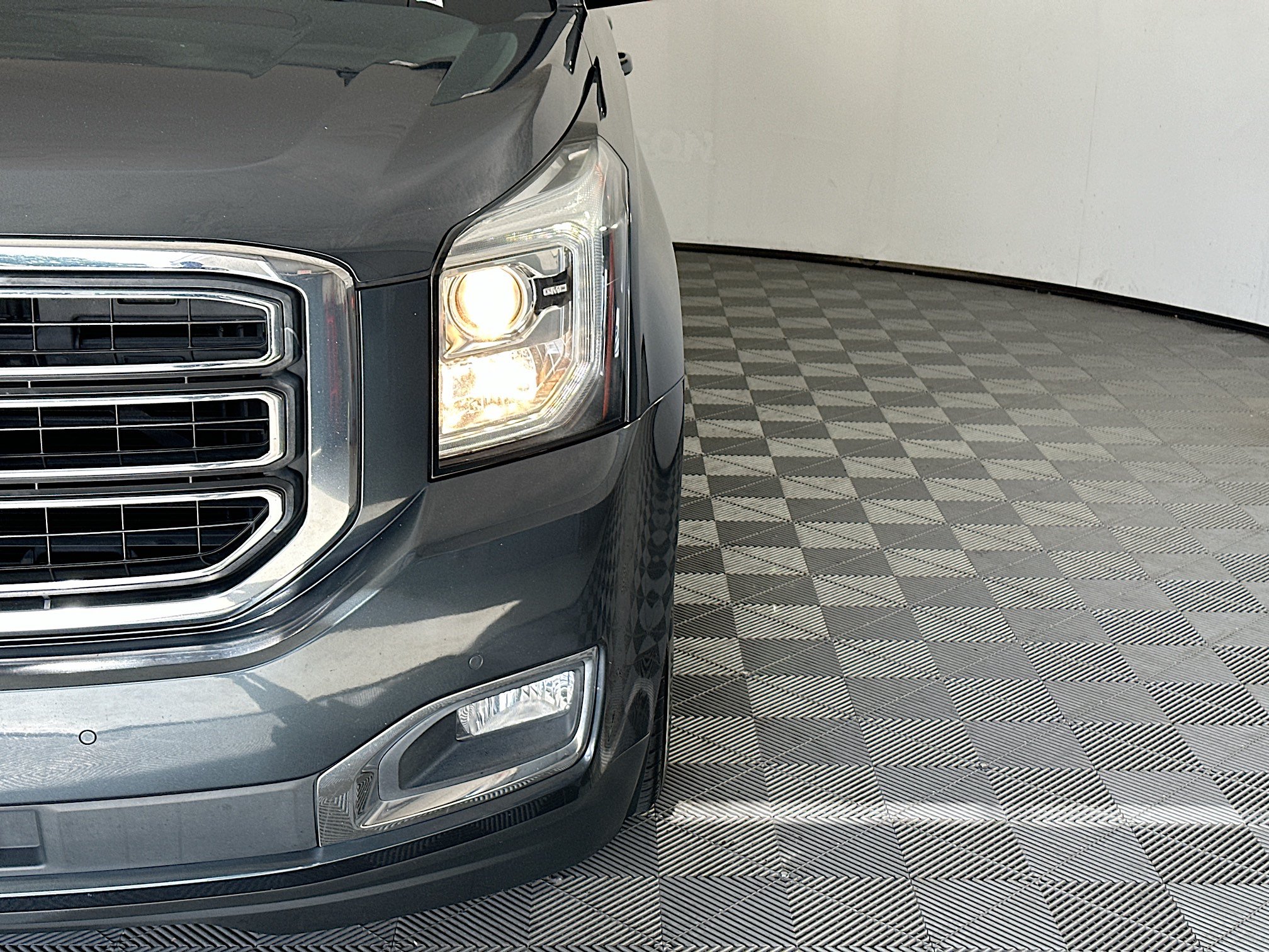 Used 2020 GMC Yukon SLE w/ SLE Value Package RWD image 9