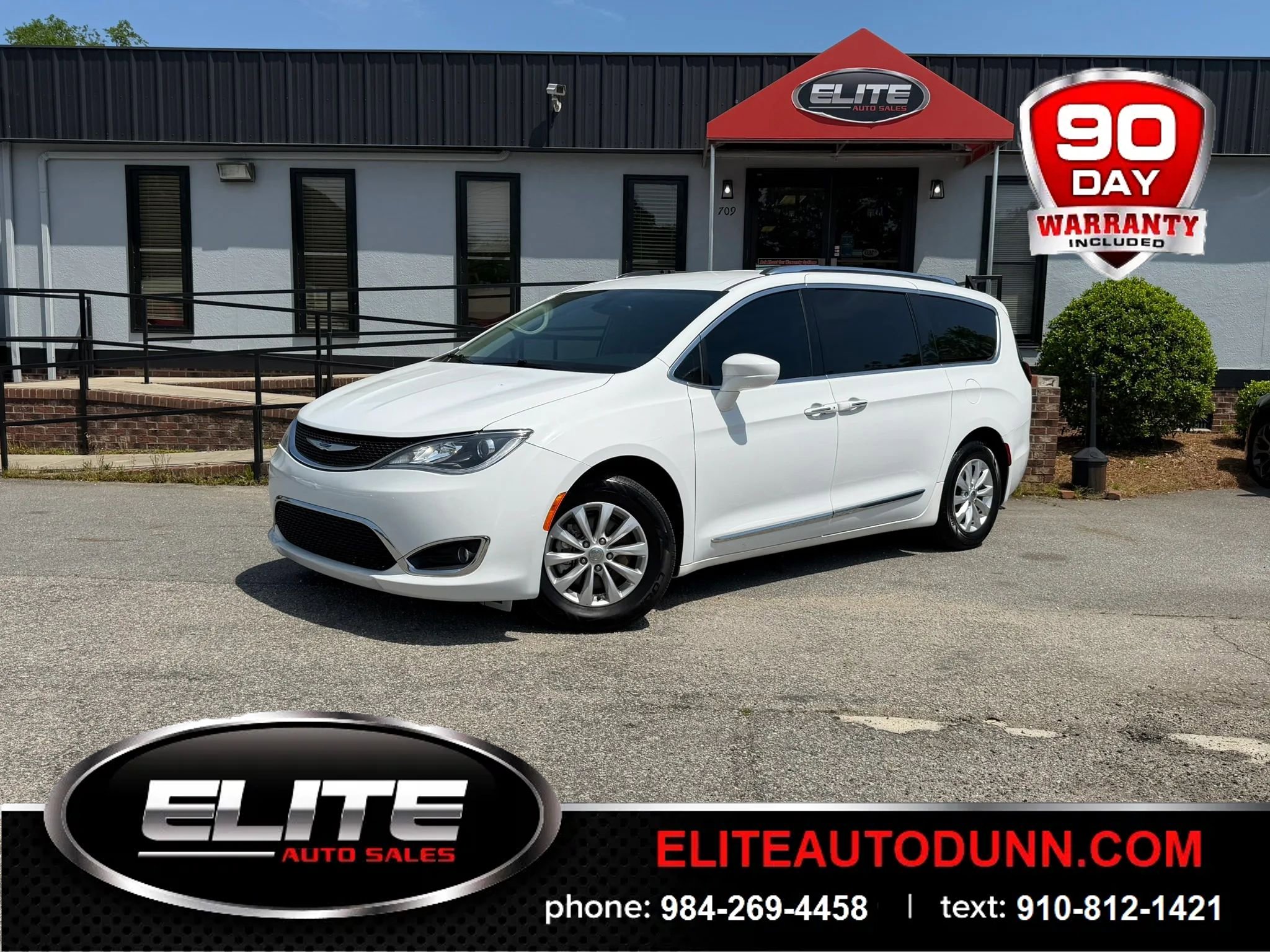 Used 2019 Chrysler Pacifica Touring-L image 1