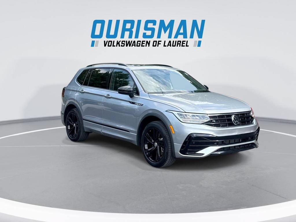 Used 2023 Volkswagen Tiguan SE R-Line FWD image 2