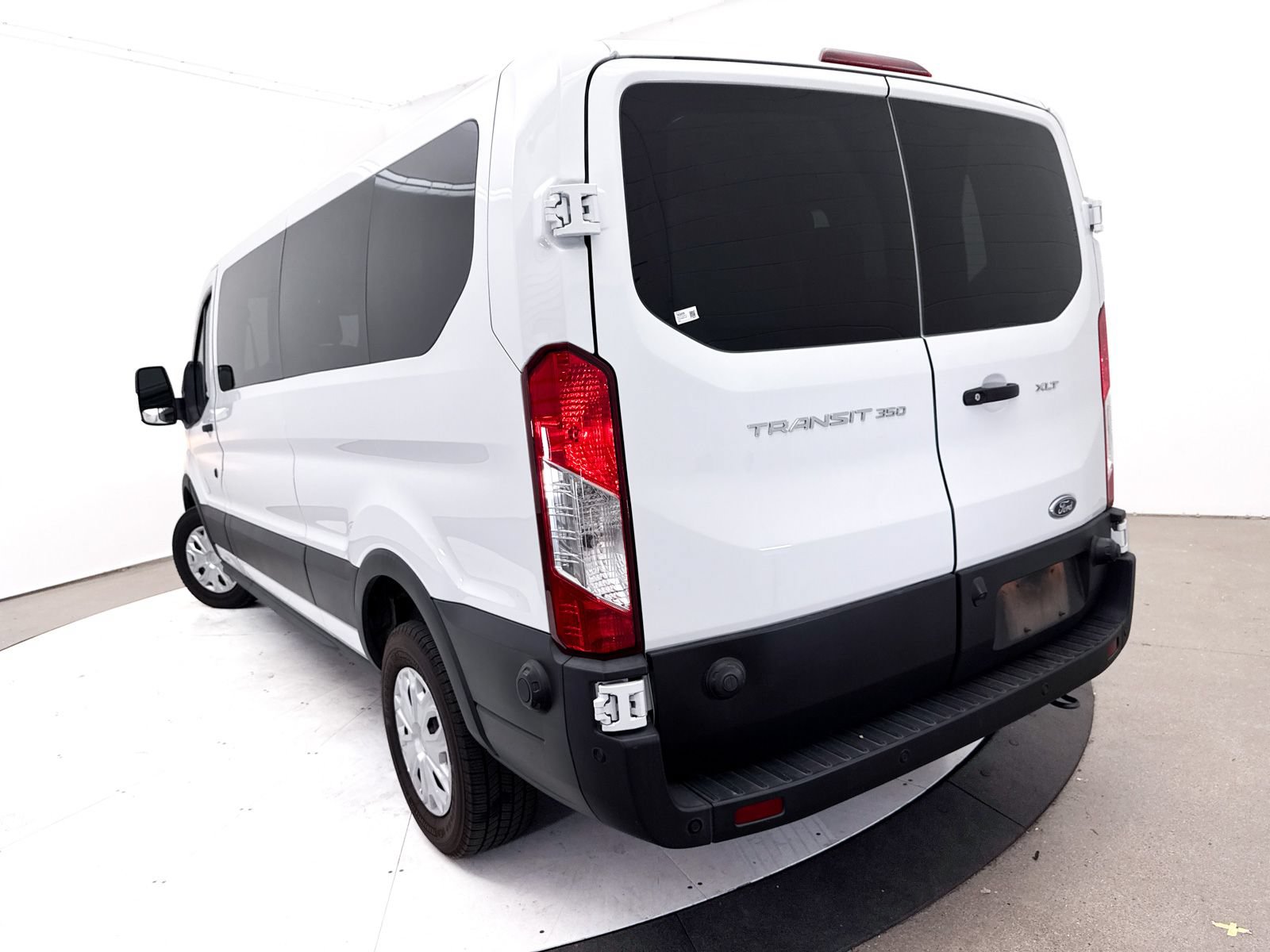 Used 2024 Ford Transit 350 XLT RWD image 7