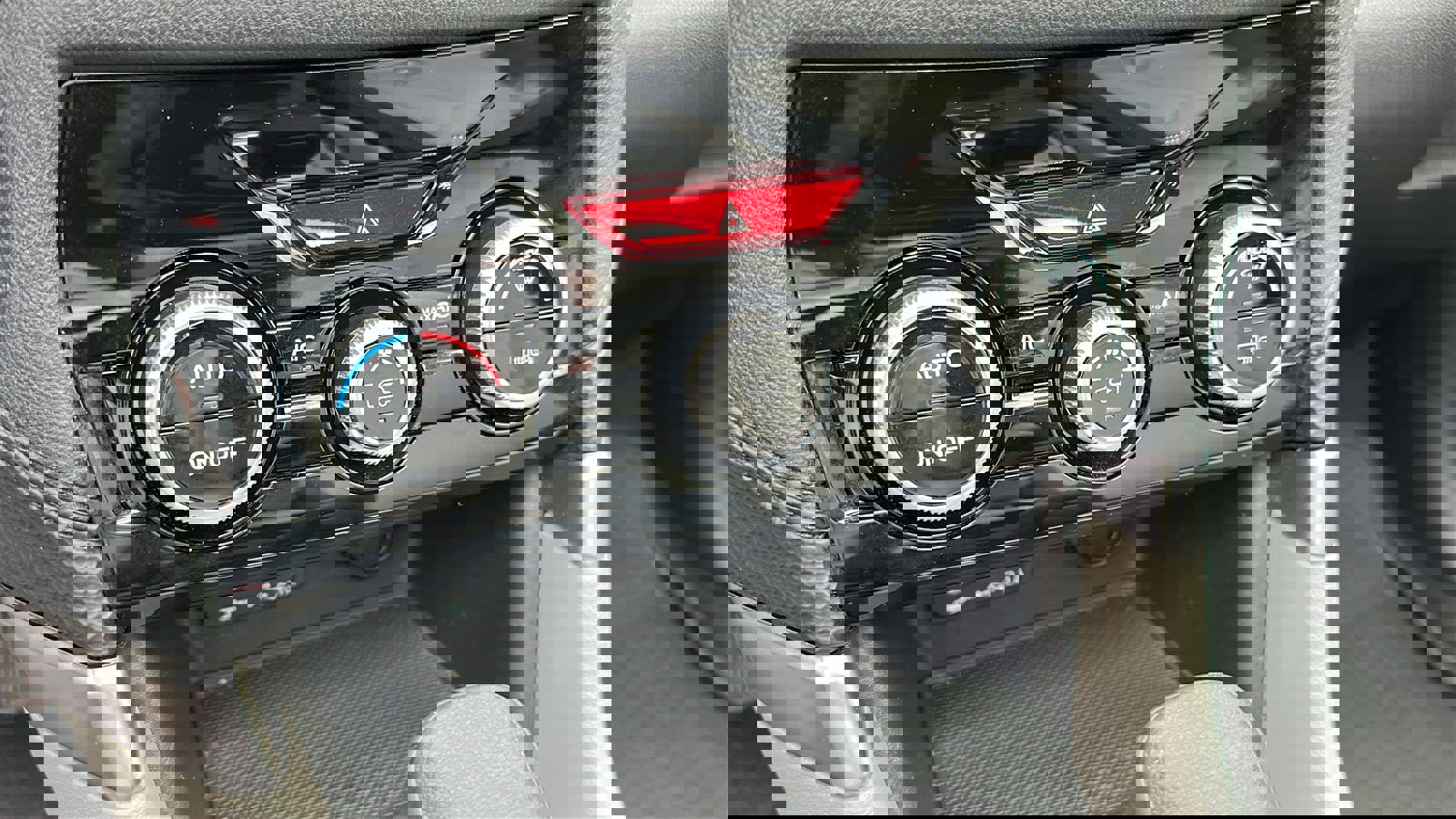 Used 2020 Subaru Forester Premium image 17