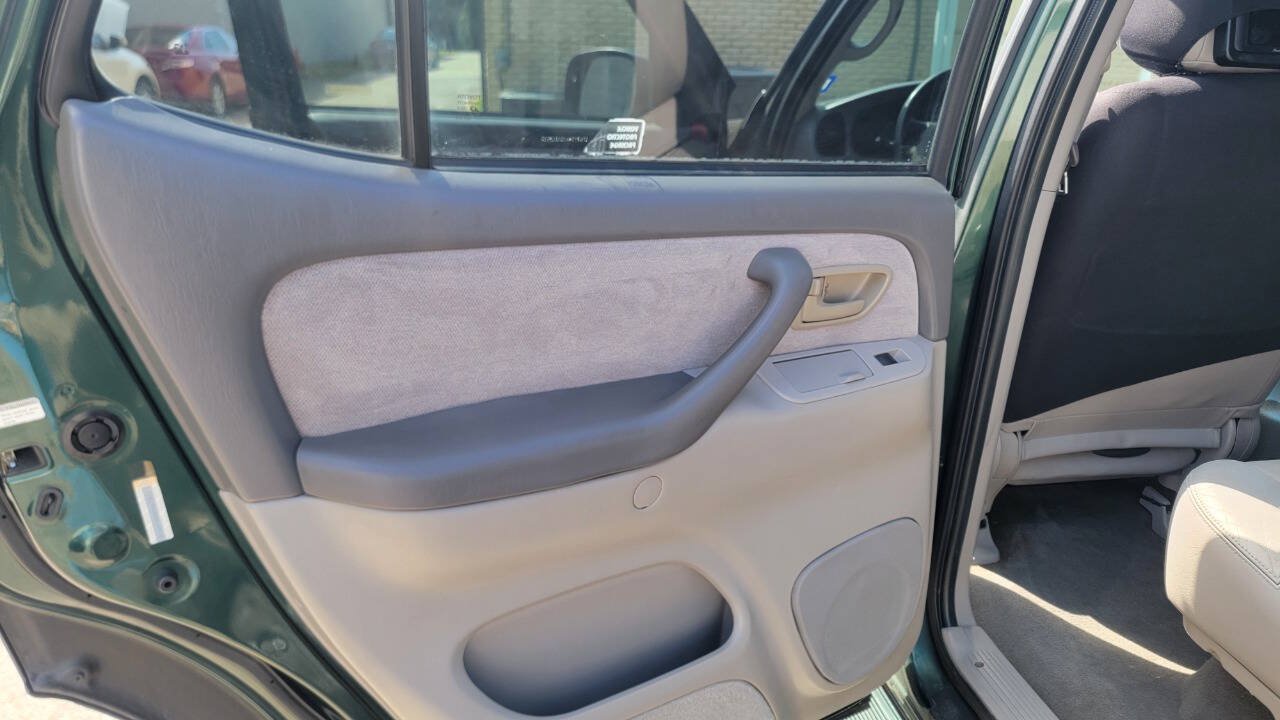 Used 2002 Toyota Sequoia SR5 w/ Preferred Pkg RWD image 12