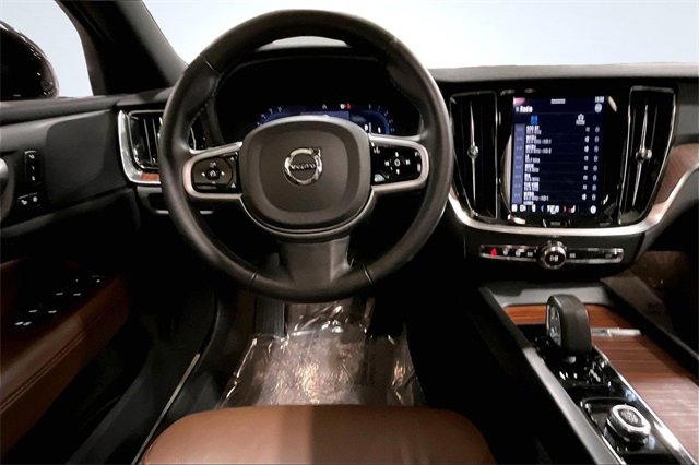 Certified 2025 Volvo V60 B5 Cross Country Plus image 6
