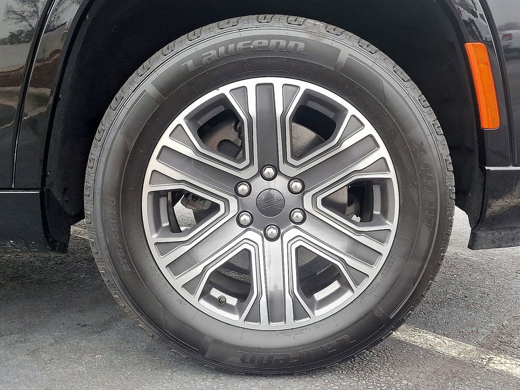 Used 2024 Jeep Wagoneer Series II image 8