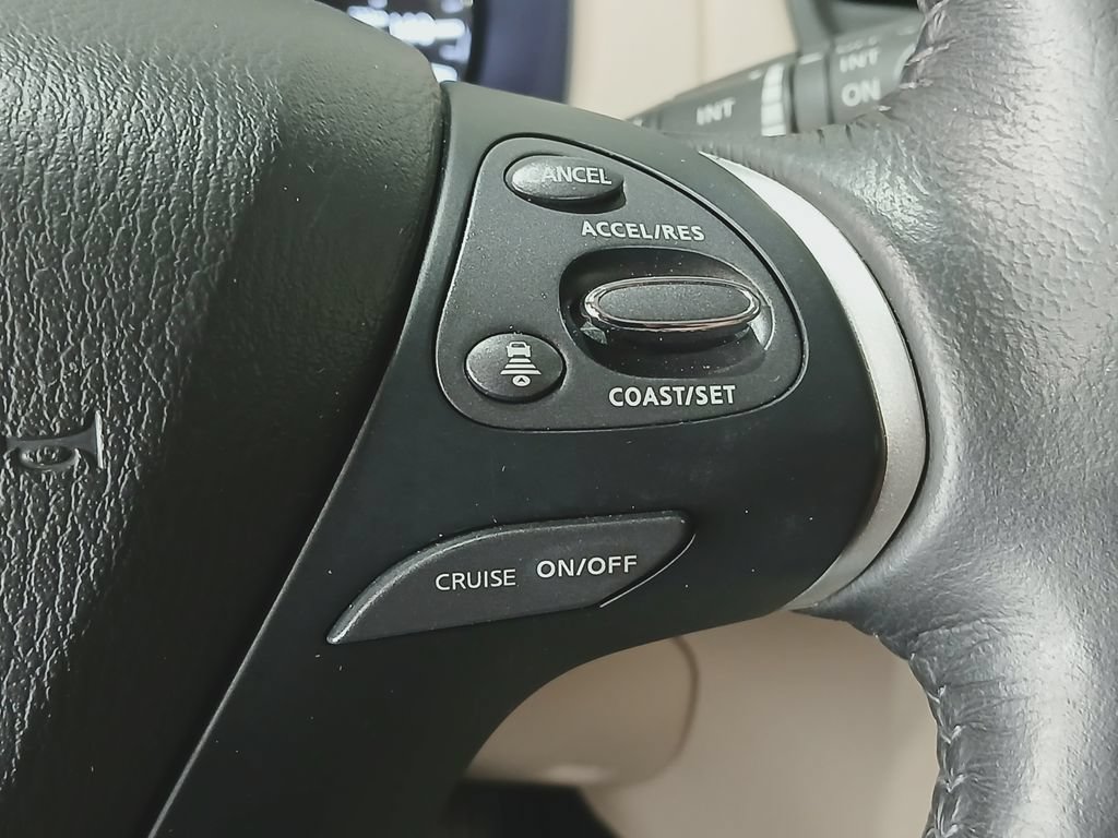 Used 2019 Nissan Pathfinder SL AWD/4WD image 34