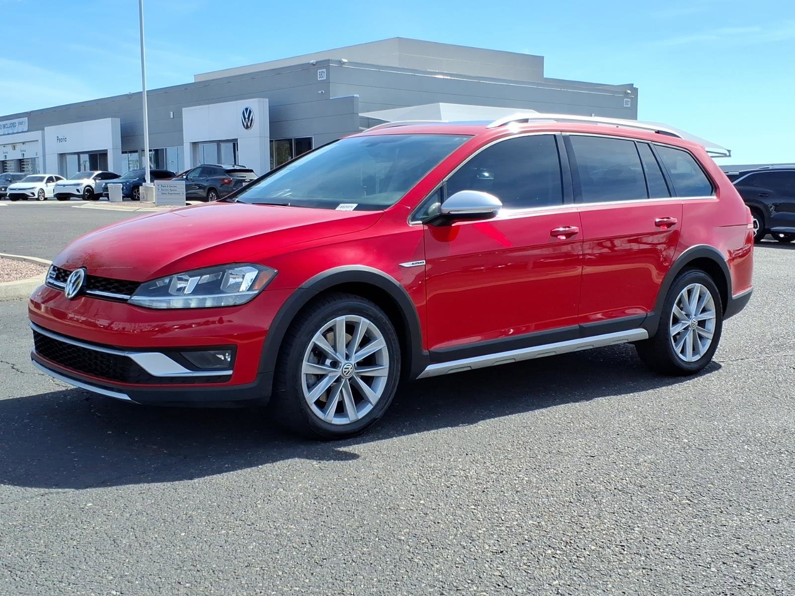 Used 2018 Volkswagen Golf Alltrack SE image 3