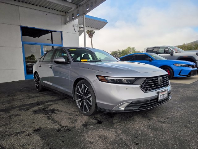 Used 2023 Honda Accord Touring image 4