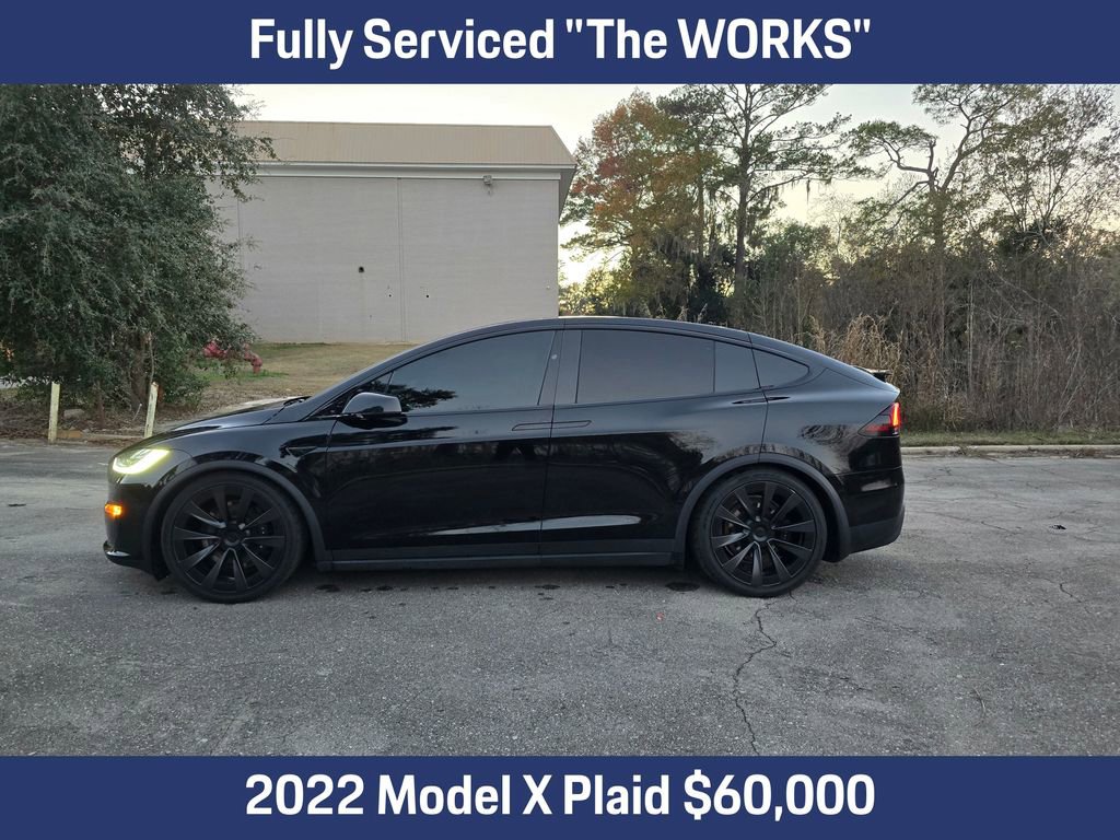 Used 2022 Tesla Model X Plaid image 2