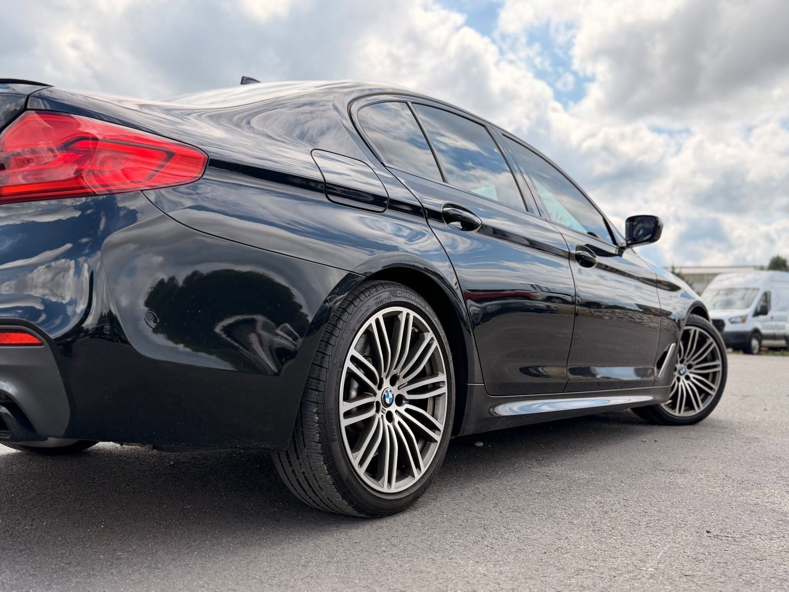 Used 2020 BMW M550i xDrive w/ Executive Package AWD/4WD image 6