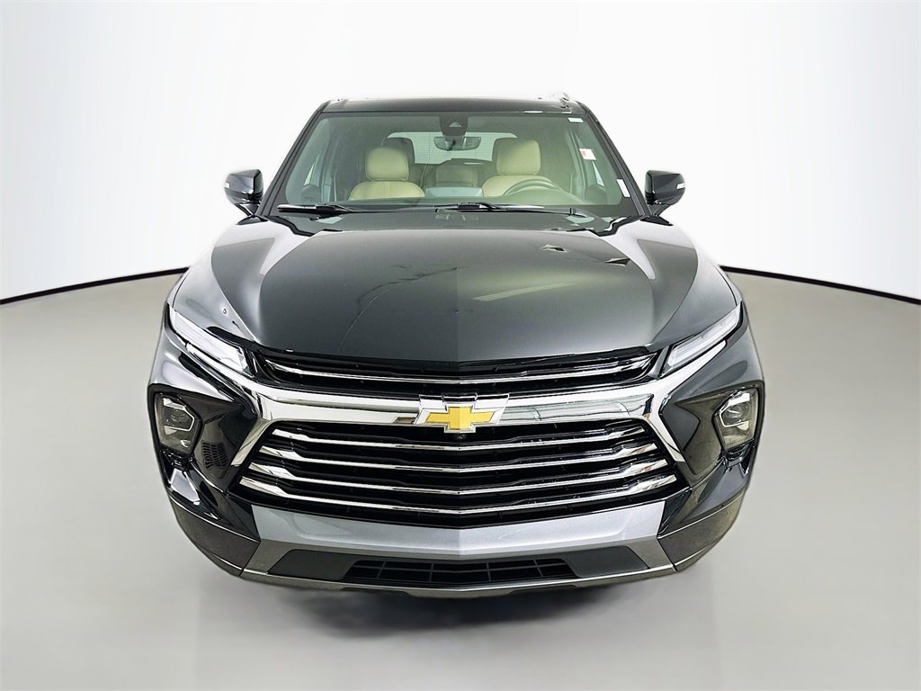 Used 2024 Chevrolet Blazer Premier w/ Driver Confidence II Package image 2