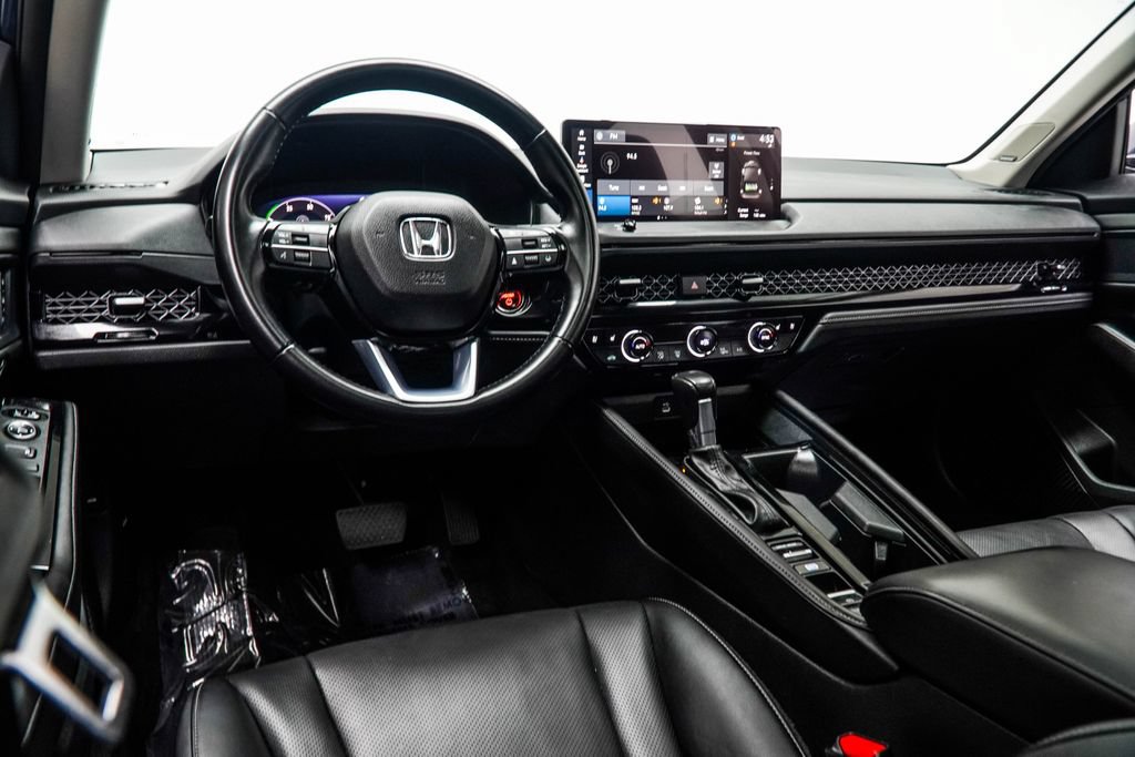 Used 2023 Honda Accord Touring image 17