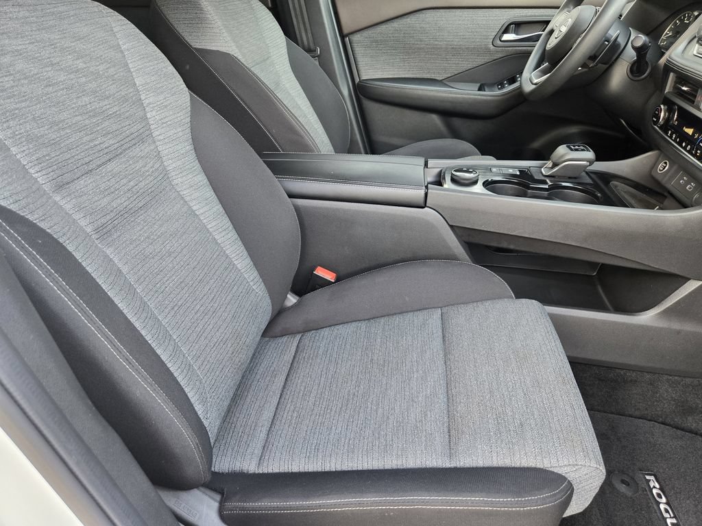 Used 2023 Nissan Rogue SV AWD/4WD image 11