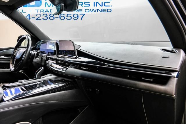 Used 2024 Cadillac Escalade Sport w/ LPO, ONYX Package AWD/4WD image 16