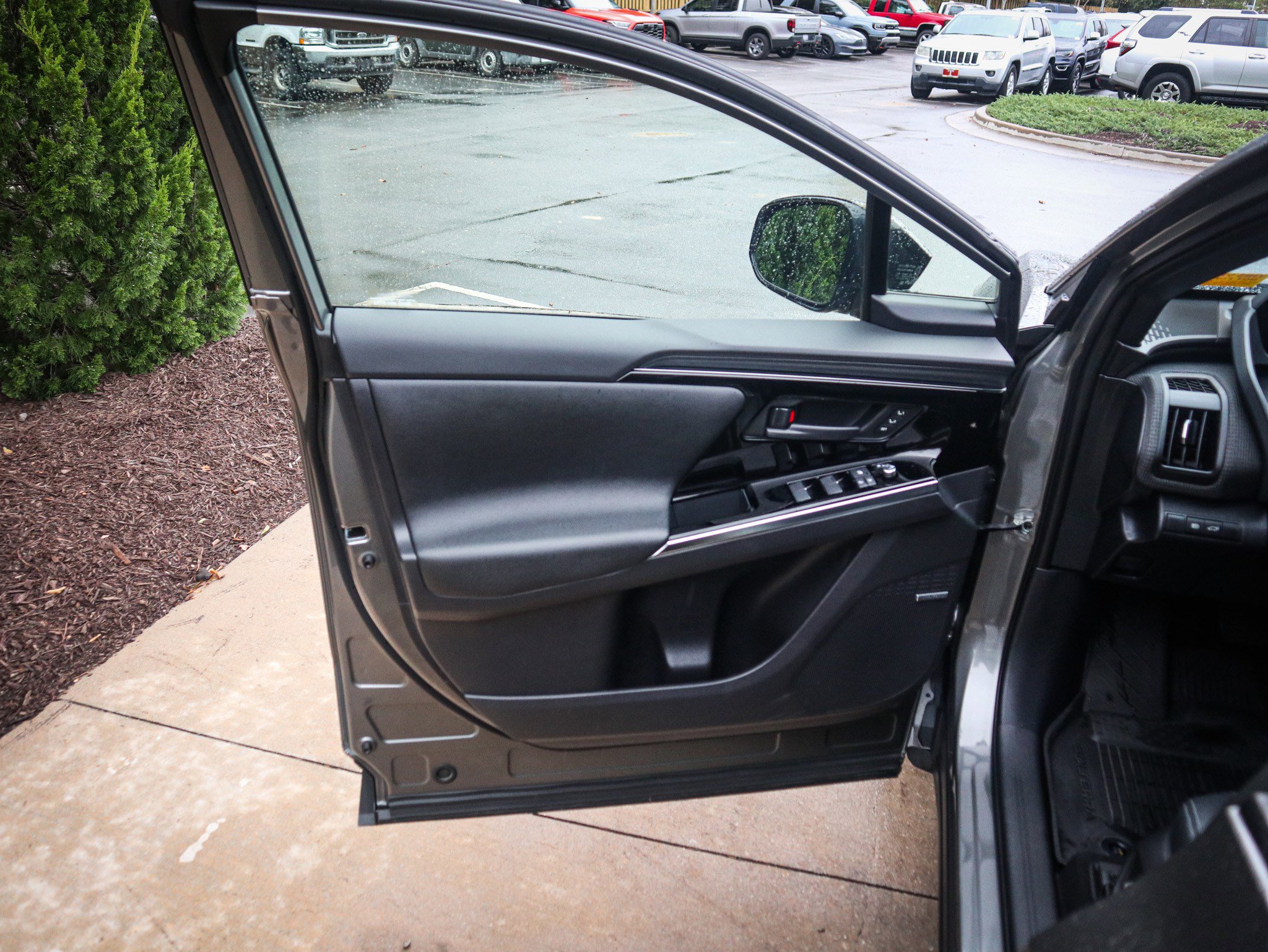 Used 2023 Subaru Solterra Limited image 14