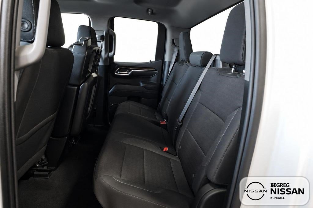 Used 2024 Chevrolet Silverado 1500 LT AWD/4WD image 16
