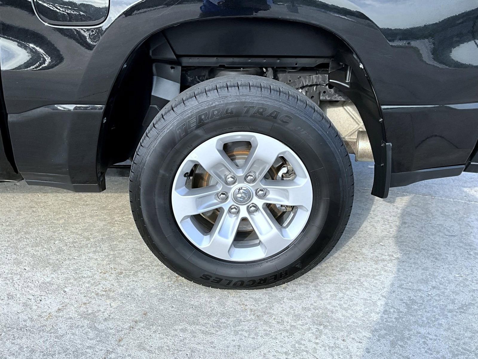 Used 2023 RAM 1500 Laramie AWD/4WD image 22