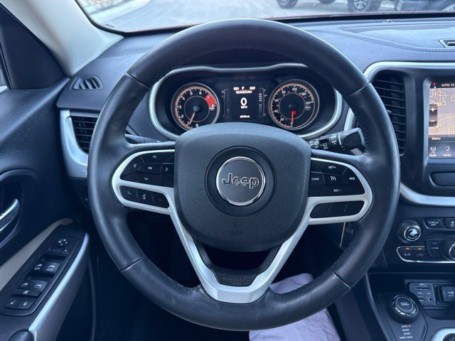 Used 2017 Jeep Cherokee Latitude AWD/4WD image 18