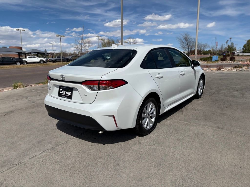 Used 2025 Toyota Corolla LE w/ LE Premium Package image 9