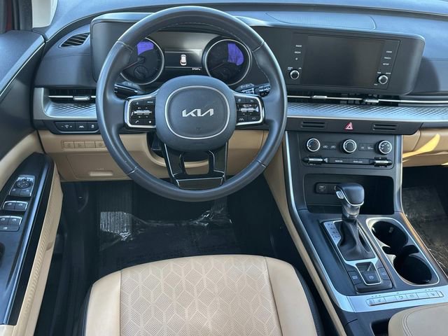 Used 2024 Kia Carnival LX image 17