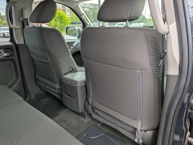 Used 2015 Nissan Frontier PRO-4X AWD/4WD image 28