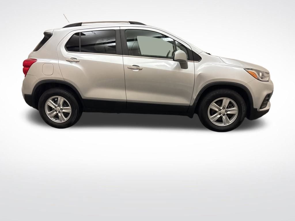 Used 2018 Chevrolet Trax LT w/ LT Convenience Package image 8