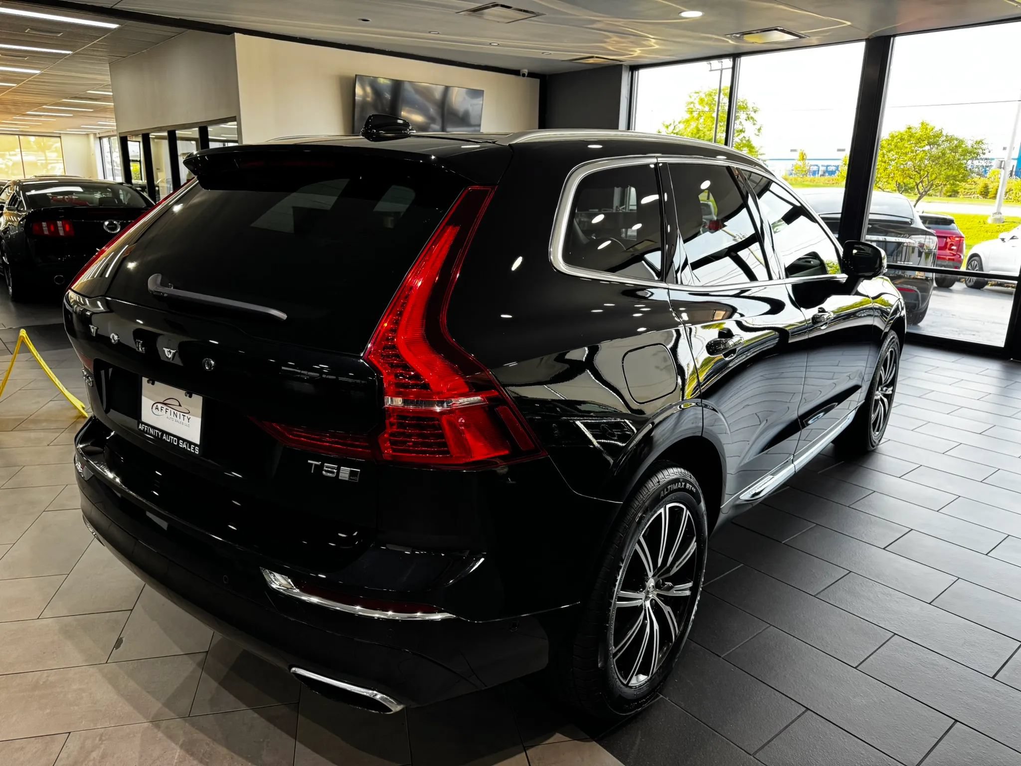 Used 2020 Volvo XC60 T5 Inscription AWD/4WD image 3