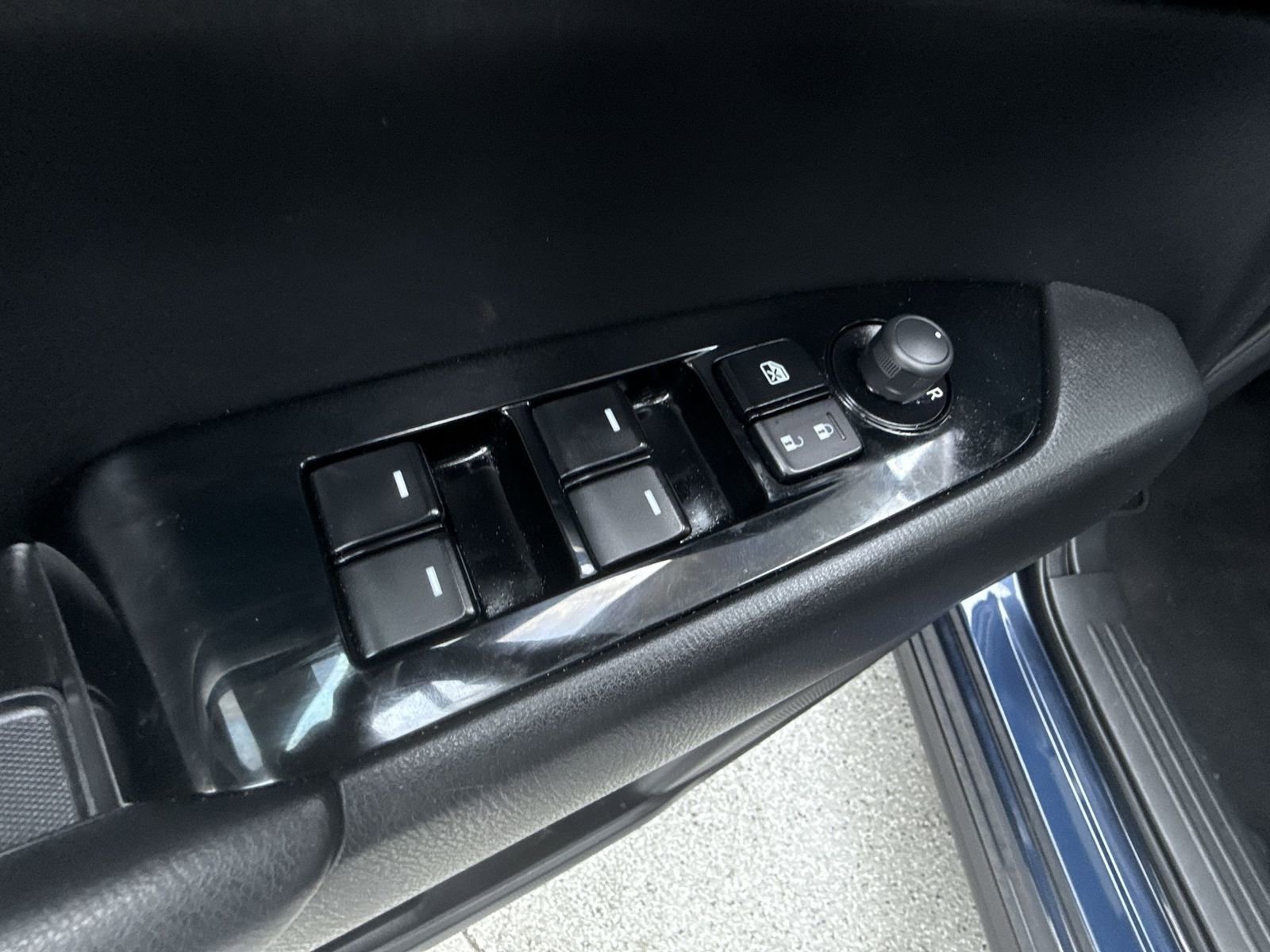 Used 2019 MAZDA CX-5 Touring image 18