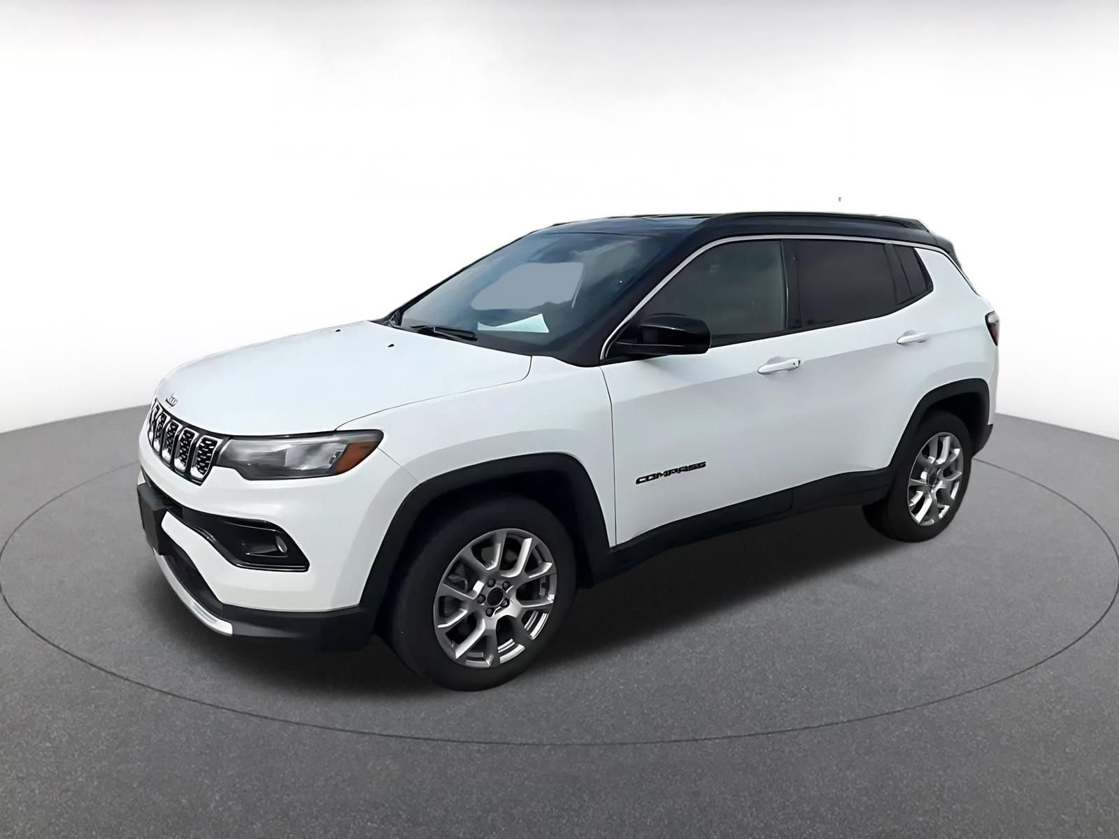 Used 2025 Jeep Compass Limited AWD/4WD image 7