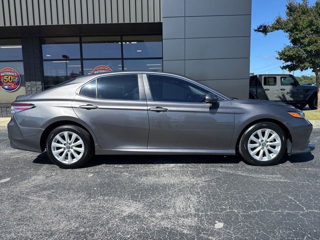 Used 2019 Toyota Camry LE FWD image 2