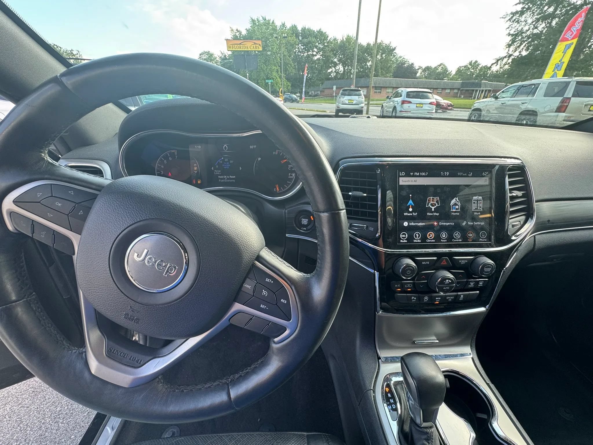 Used 2019 Jeep Grand Cherokee Limited w/ Luxury Group II AWD/4WD image 17