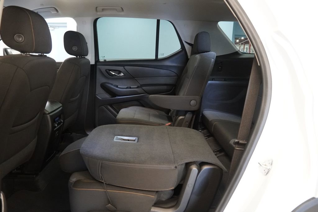 Used 2021 Chevrolet Traverse LT image 29