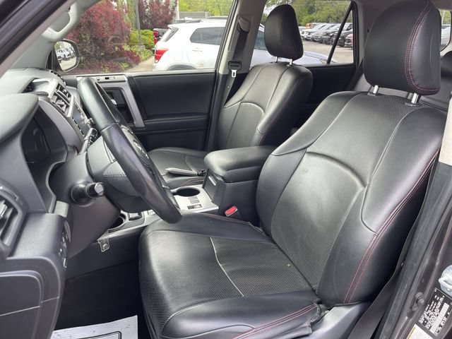 Used 2020 Toyota 4Runner SR5 AWD/4WD image 11