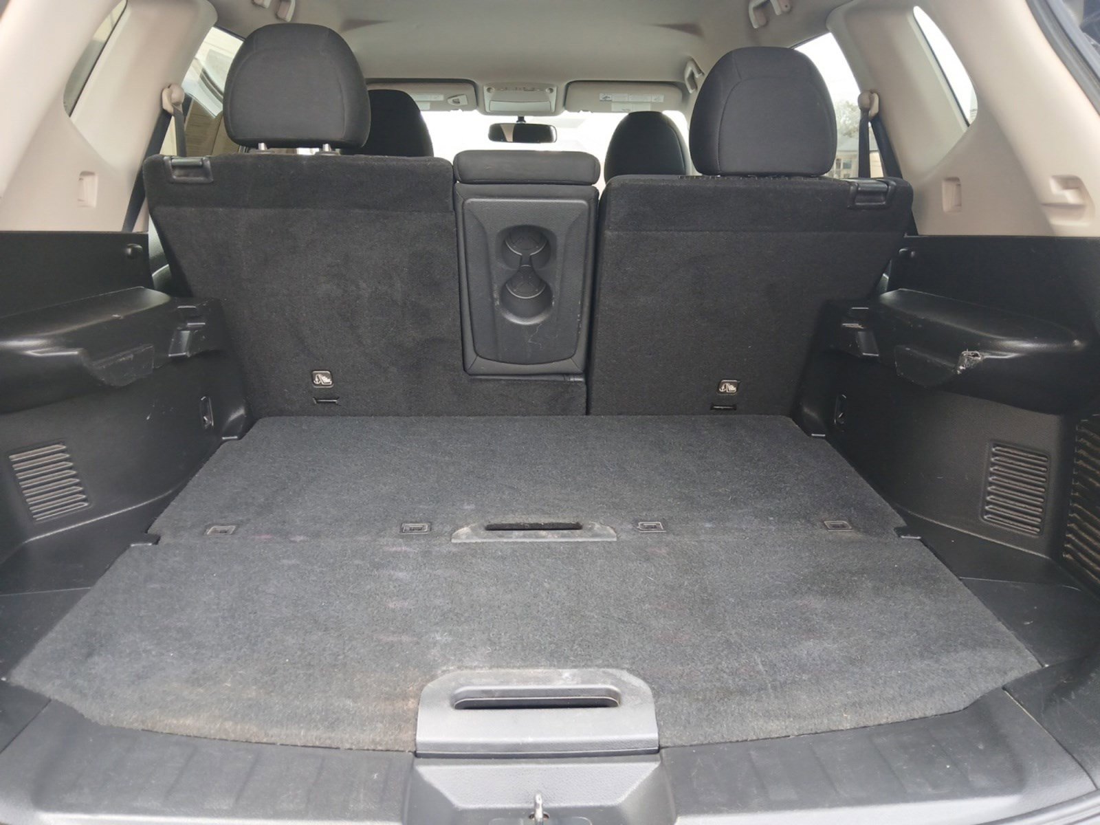 Used 2017 Nissan Rogue SV image 16