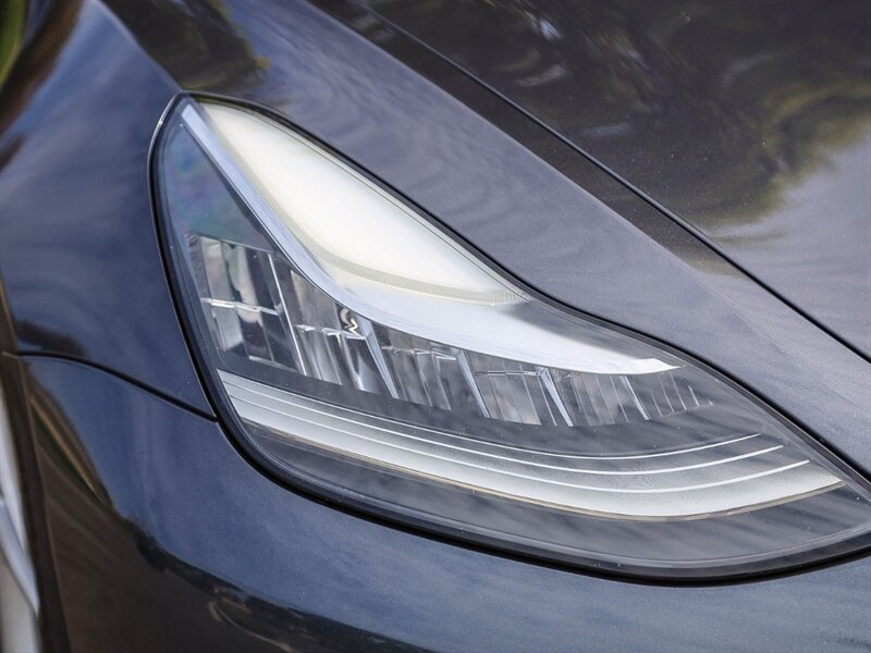 Used 2018 Tesla Model 3 Long Range RWD image 11