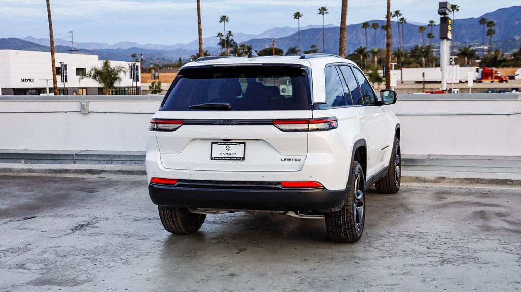 New 2025 Jeep Grand Cherokee Limited w/ Black Appearance Package image 9