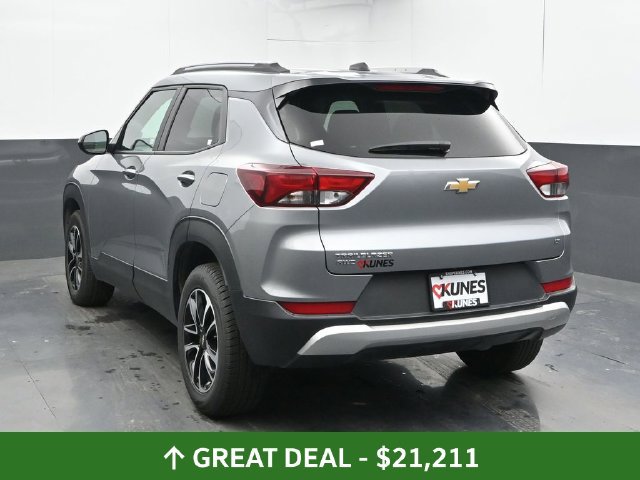 Used 2025 Chevrolet TrailBlazer LT AWD/4WD image 12