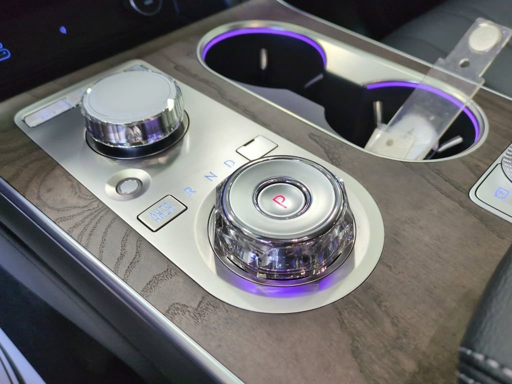 Used 2025 Genesis GV80 2.5T Advanced image 14