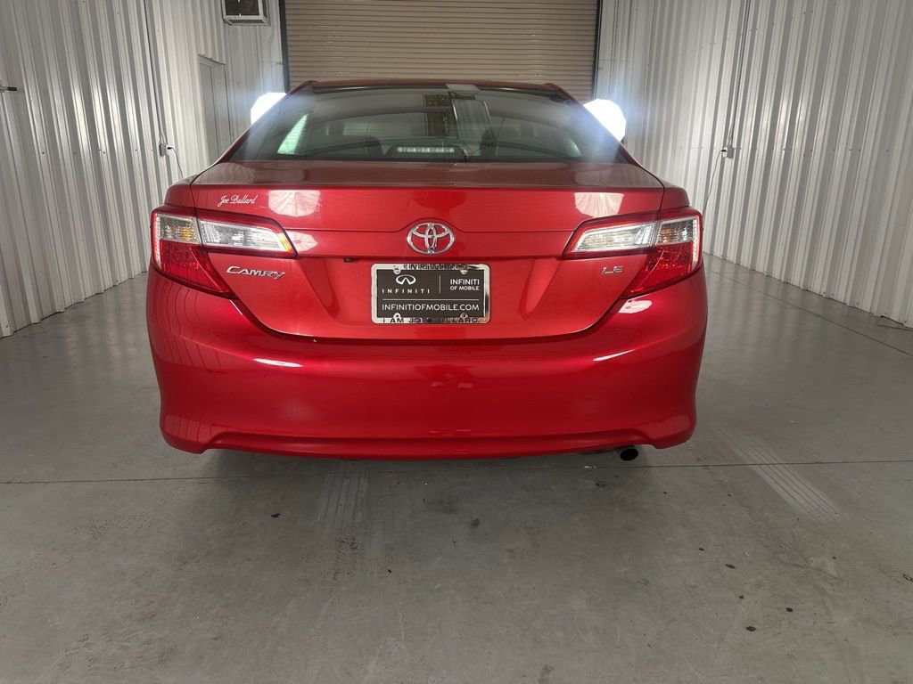 Used 2014 Toyota Camry LE image 6