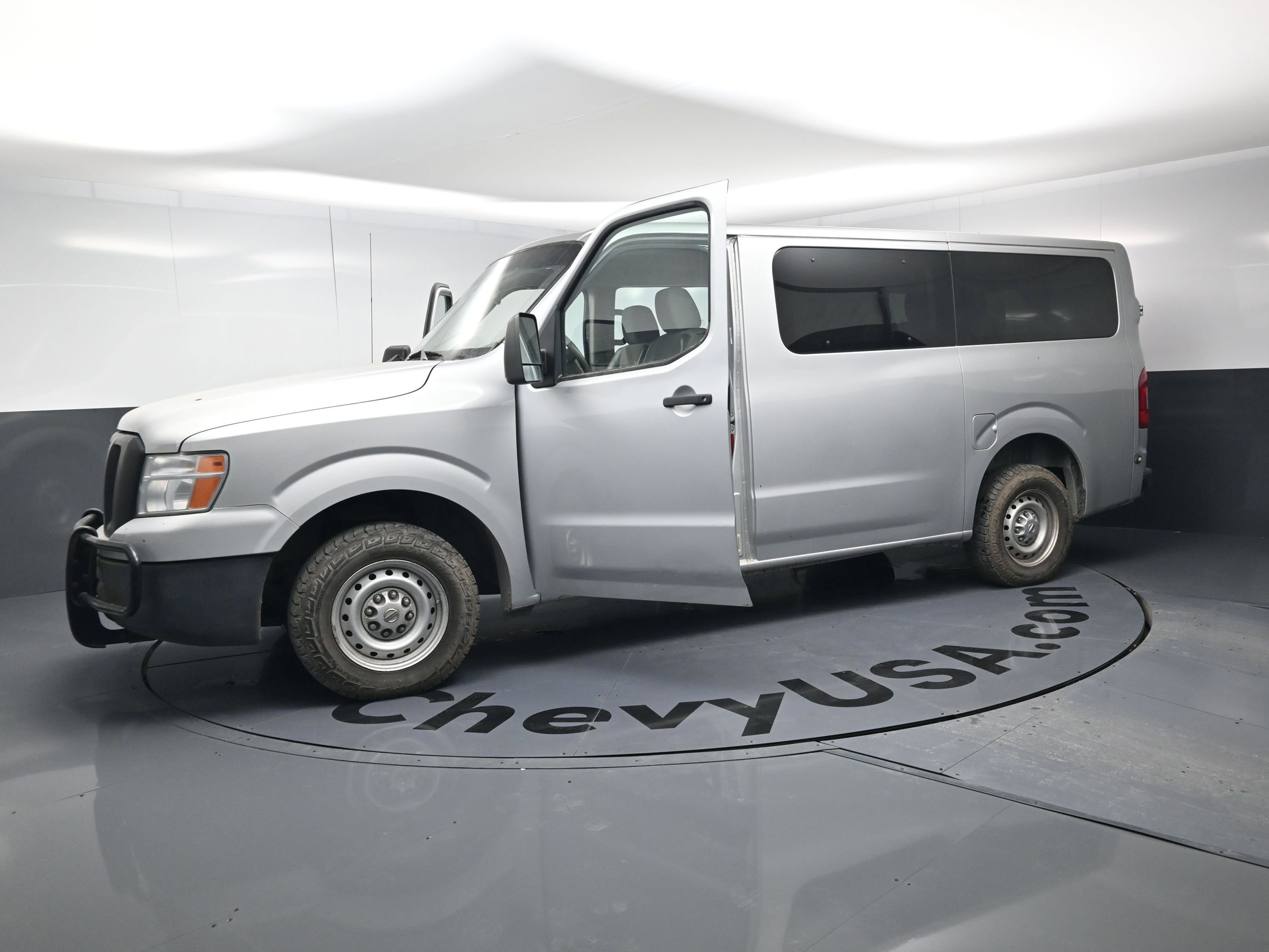 Used 2017 Nissan NV 3500 S w/ Power Package image 12