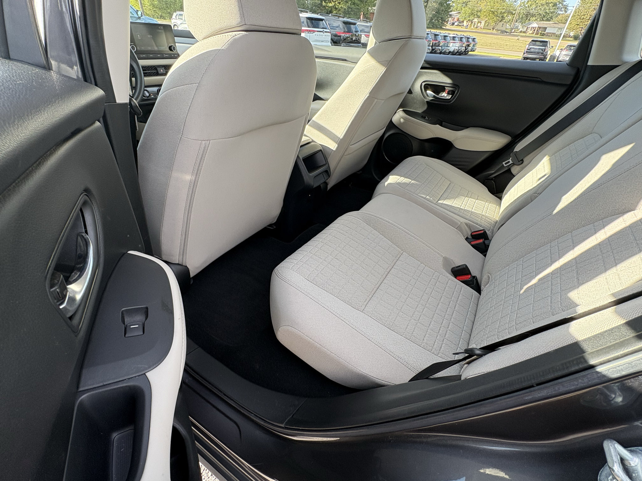Used 2024 Honda HR-V LX image 23