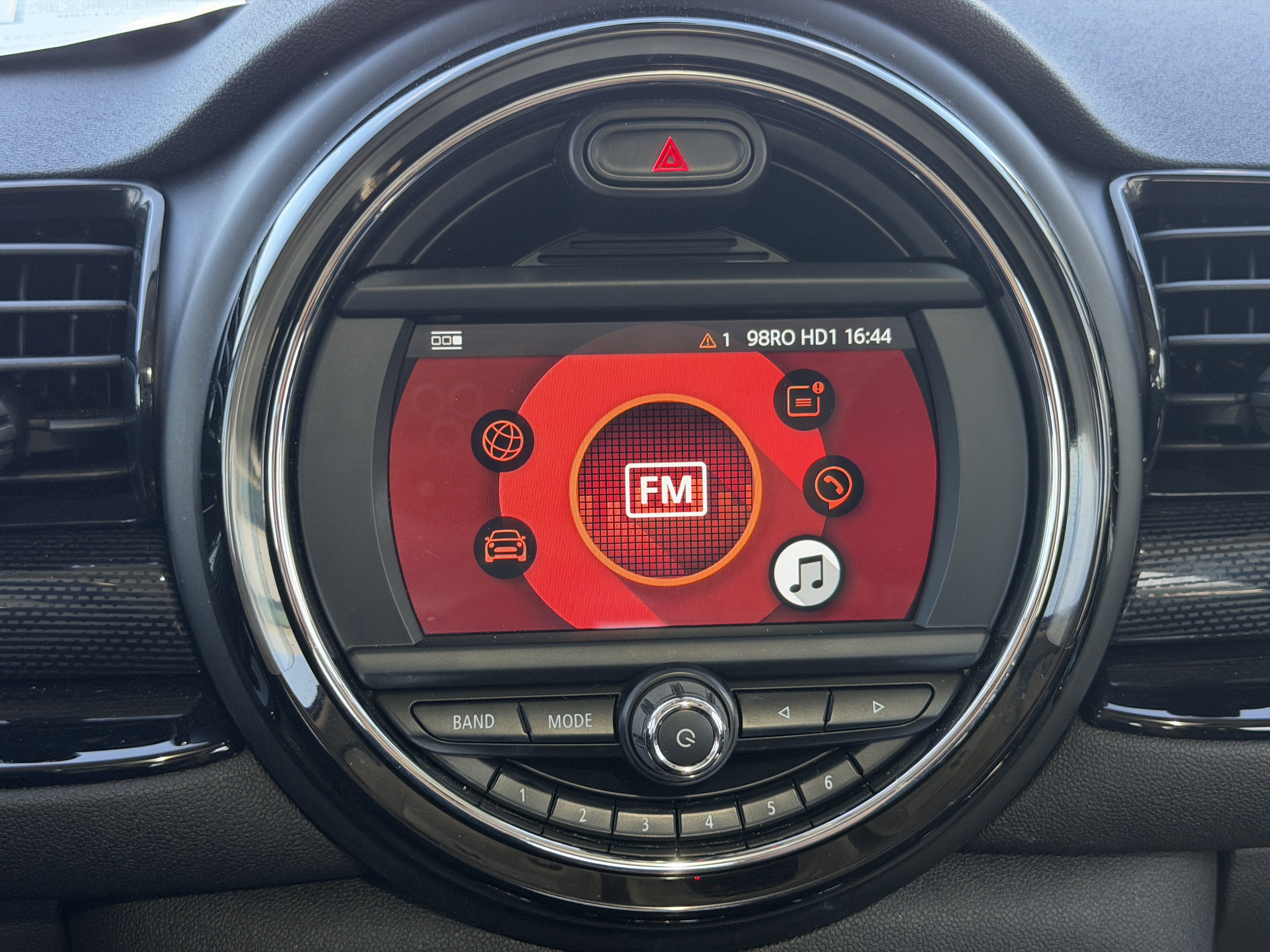 Used 2019 MINI Cooper Clubman ALL4 AWD/4WD image 24
