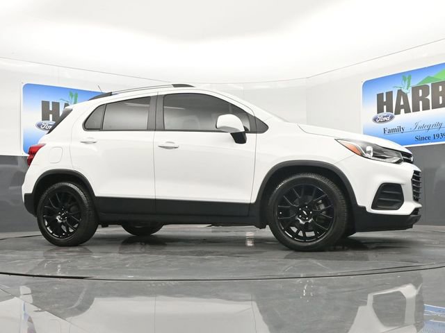 Used 2022 Chevrolet Trax LT w/ Sport Edition FWD image 22