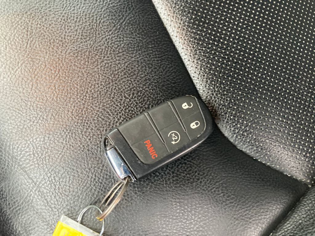 Used 2022 Jeep Compass Limited image 38