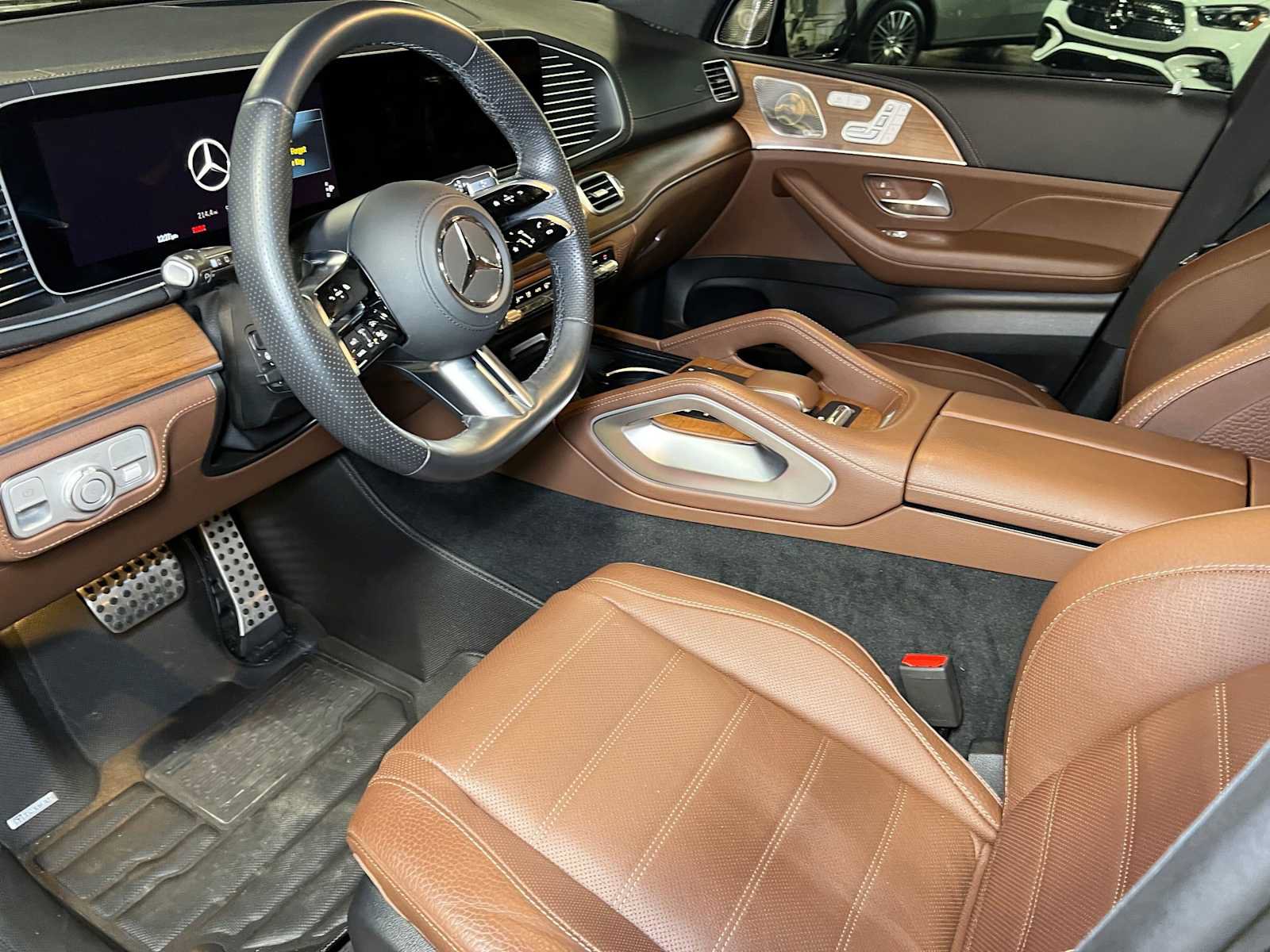 Certified 2024 Mercedes-Benz GLS 450 4MATIC image 26