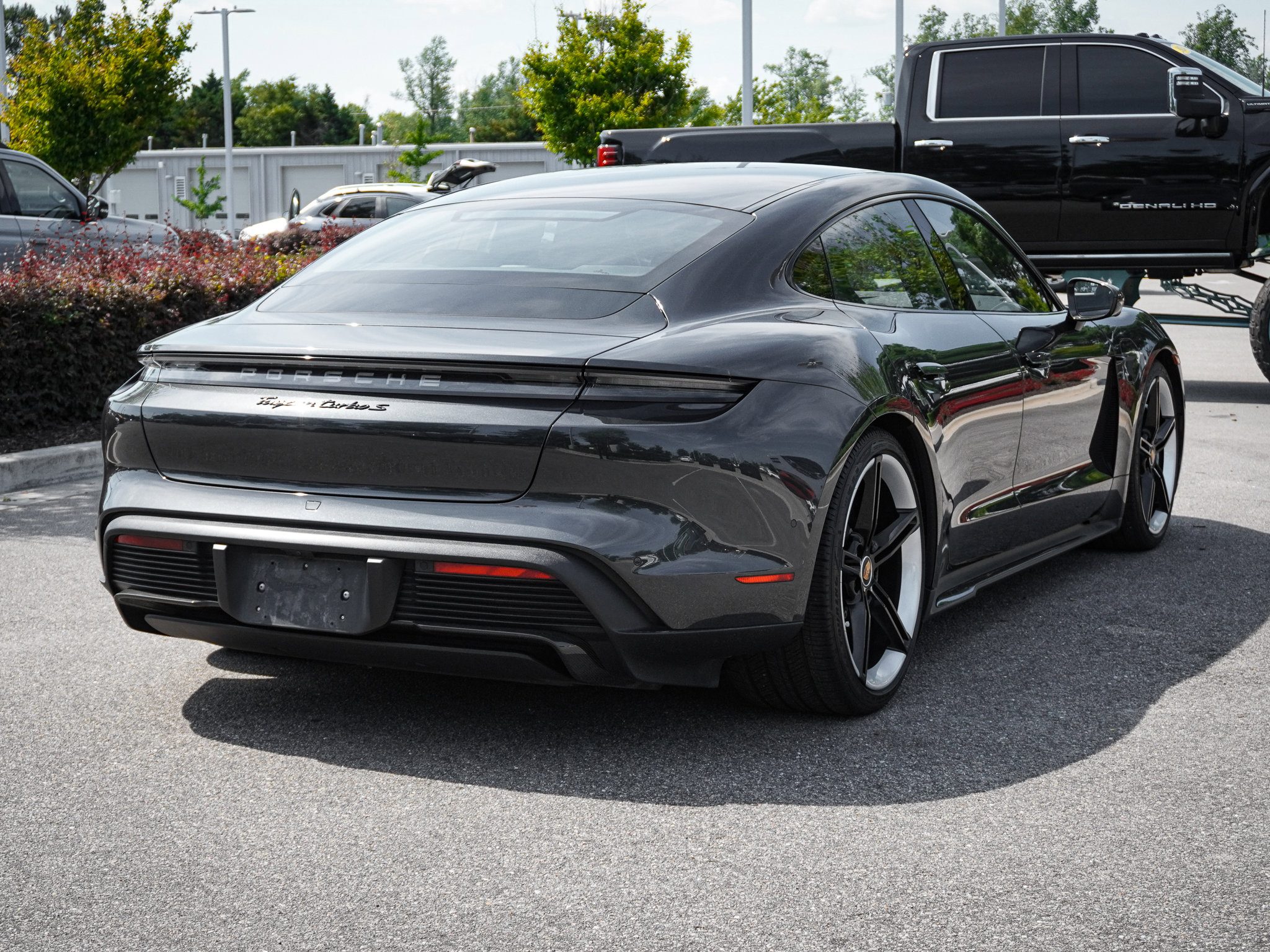 Used 2022 Porsche Taycan Turbo S AWD/4WD image 10