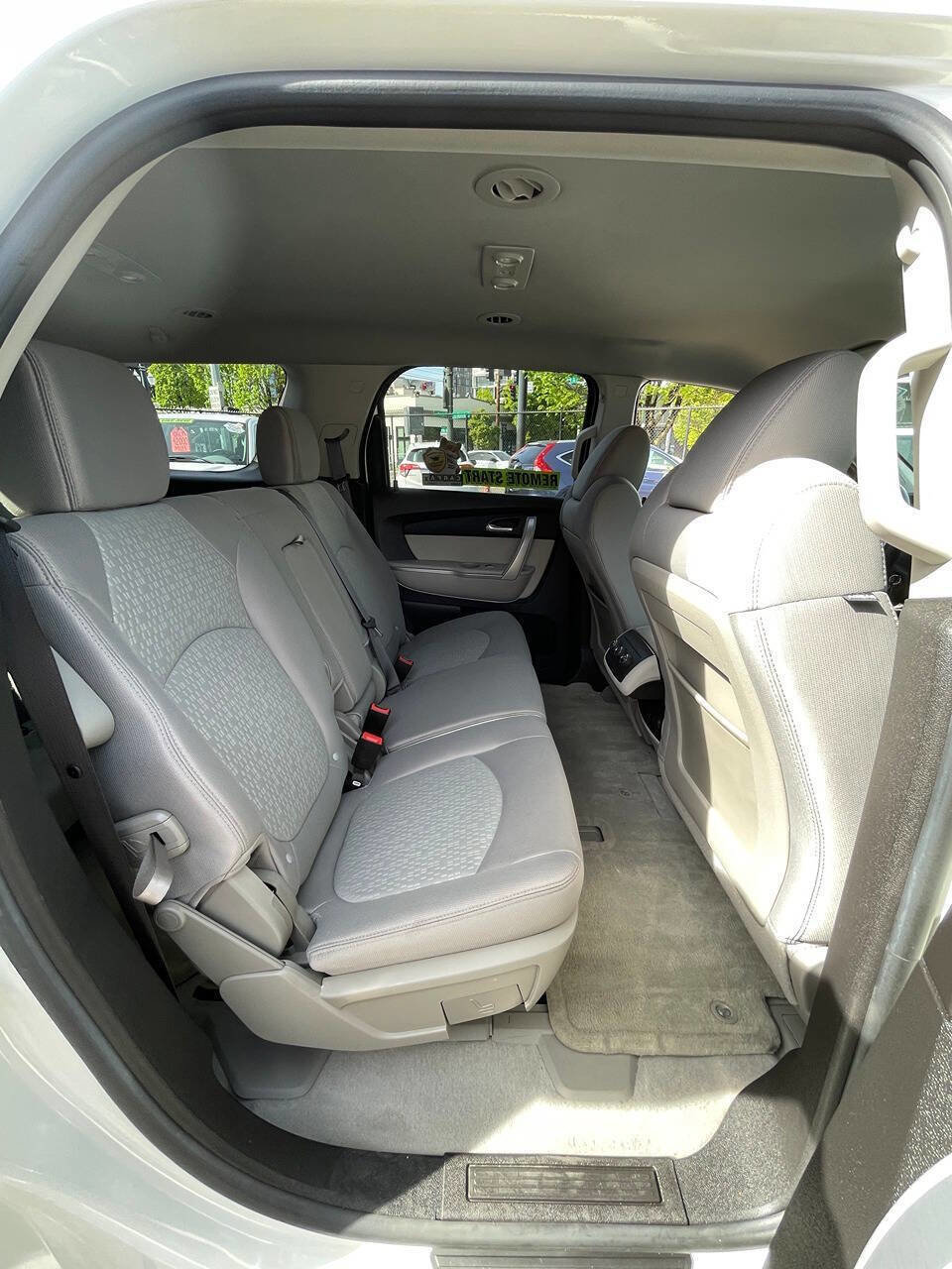 Used 2011 GMC Acadia SLE AWD/4WD image 35