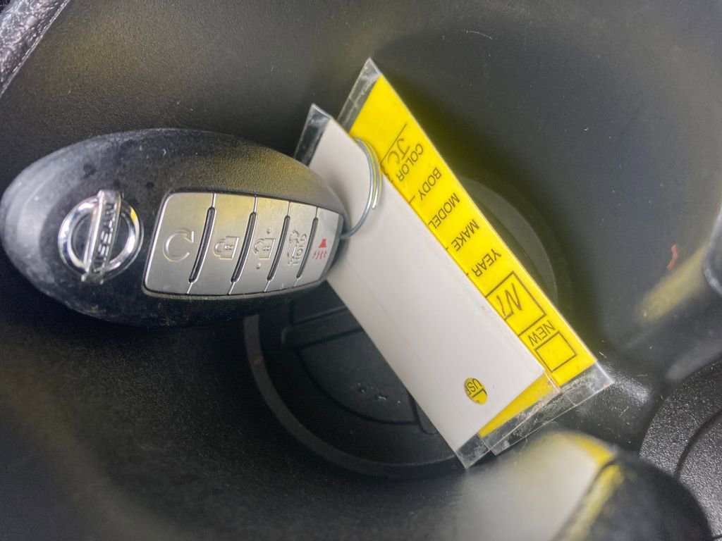 Used 2018 Nissan Rogue SV w/ Premium Package image 38