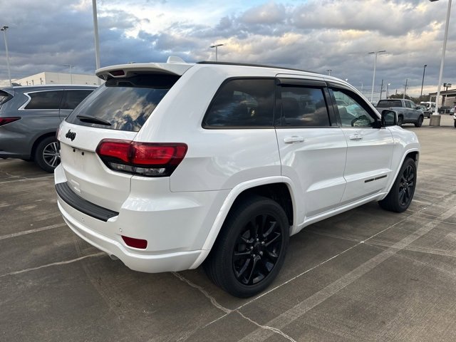 Used 2020 Jeep Grand Cherokee Altitude image 5