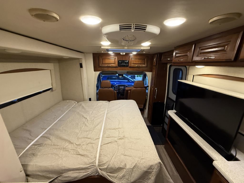 Used 2017 Mercedes-Benz Sprinter 3500 image 81